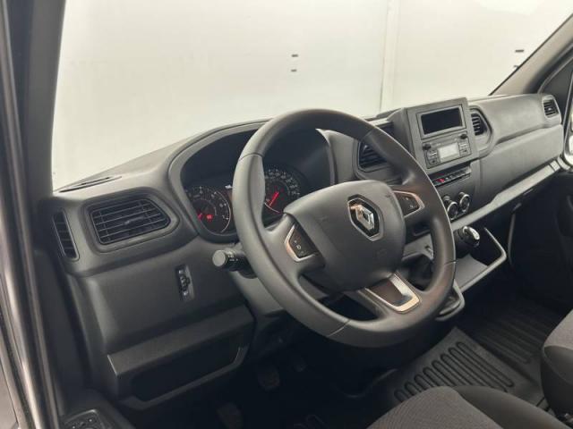 Renault Master image 1