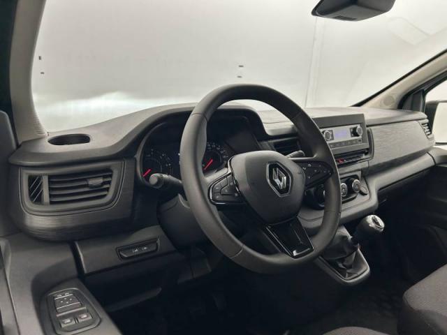 Renault Trafic image 1