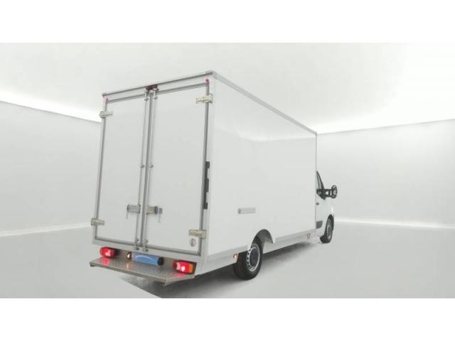 Renault Master image 2