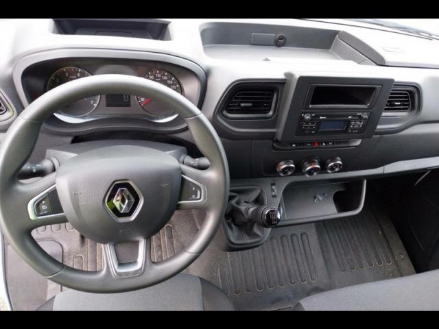 Renault Master image 2