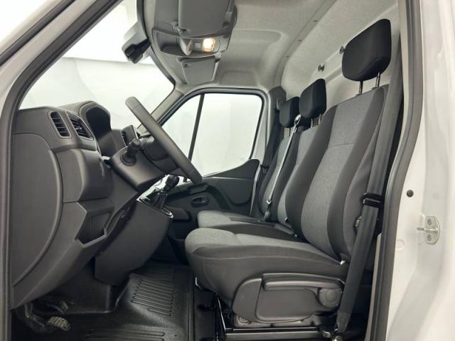 Renault Master image 8