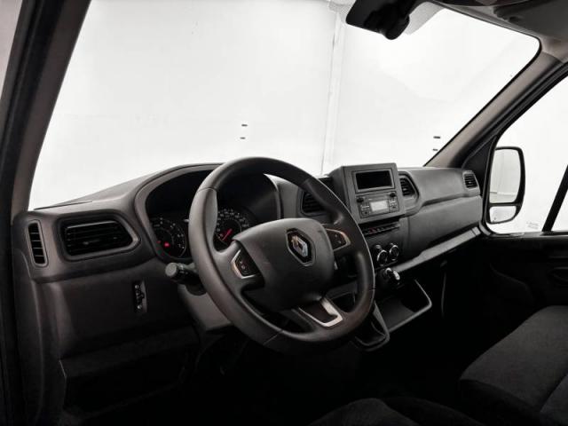 Renault Master image 1