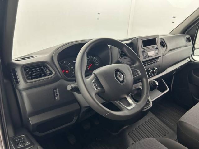 Renault Master image 1