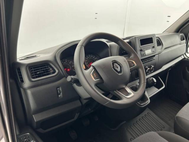 Renault Master image 1