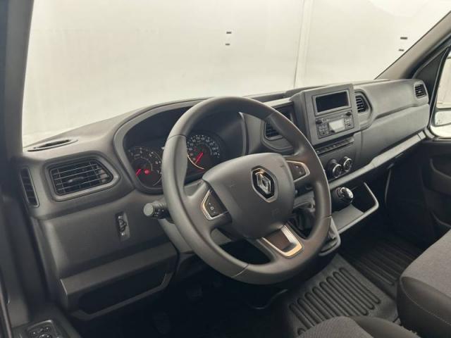 Renault Master image 1