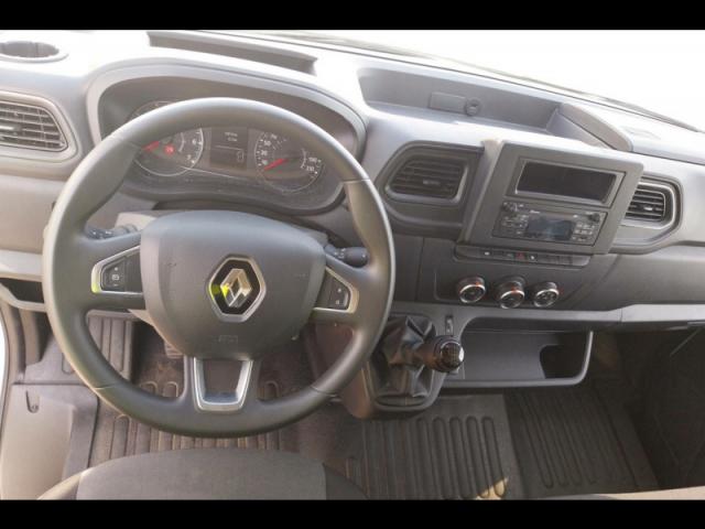 Renault Master image 2