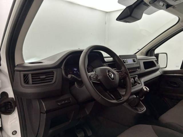 Renault Trafic image 1