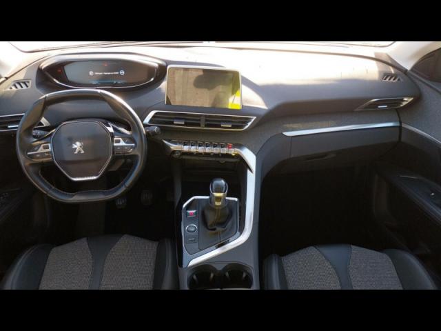 Peugeot 3008 image 2