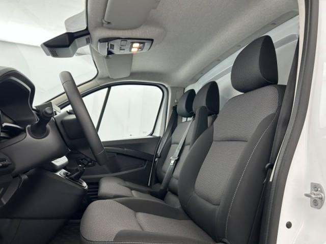 Renault Trafic image 2