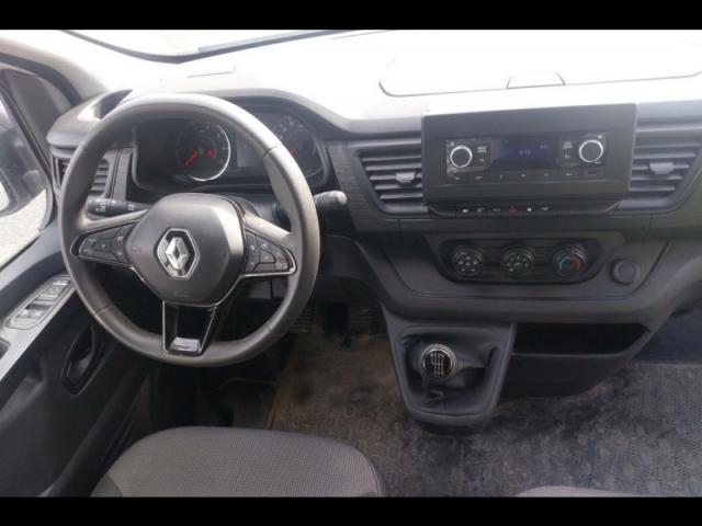 Renault Trafic image 2
