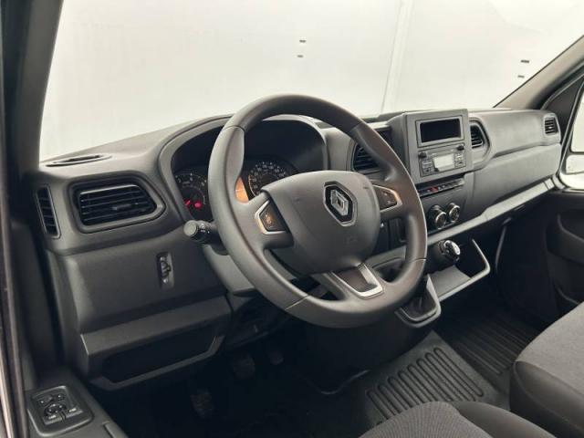 Renault Master image 1