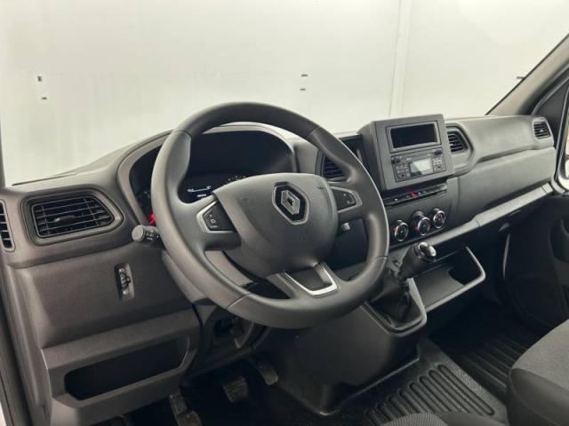 Renault Master image 1