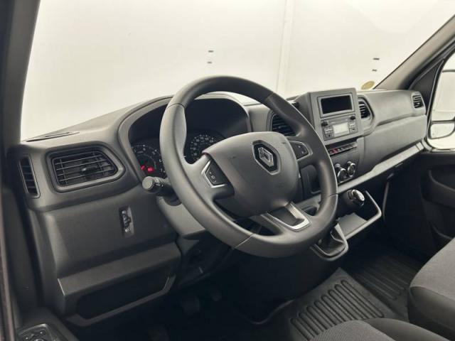 Renault Master image 9