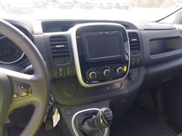 Renault Trafic image 7