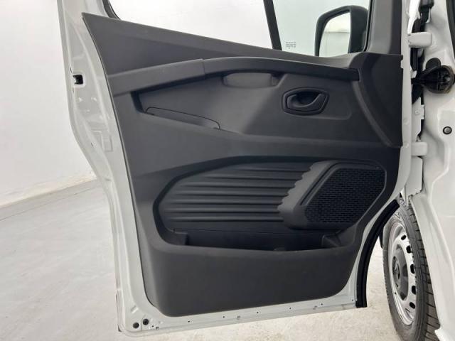 Renault Trafic image 6