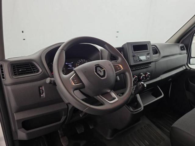 Renault Master image 2