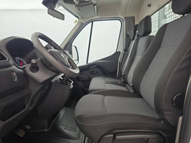 Renault Master image 8