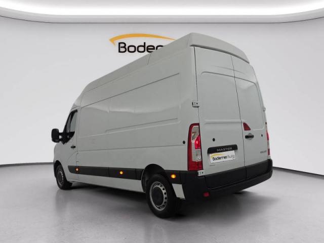 Renault Master image 2