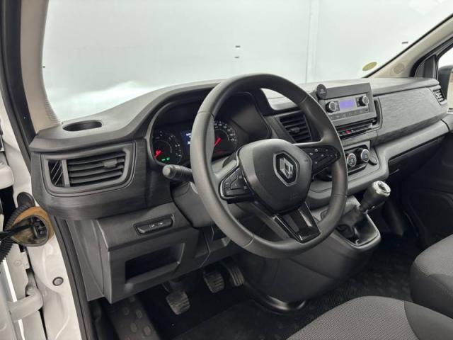 Renault Trafic image 9