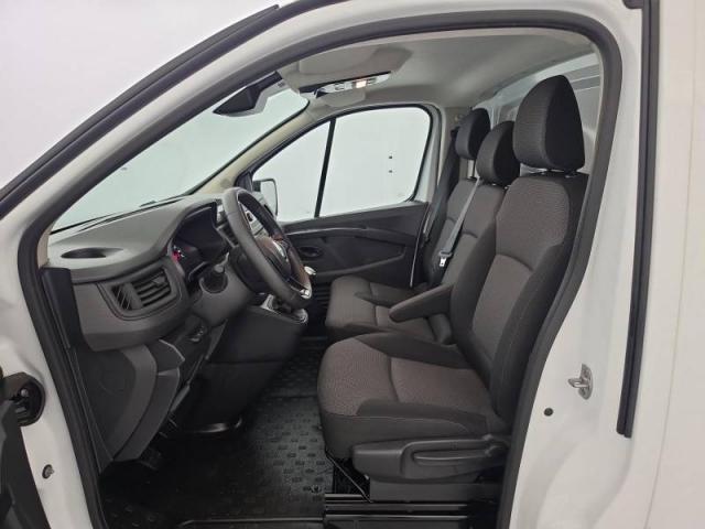 Renault Trafic image 9