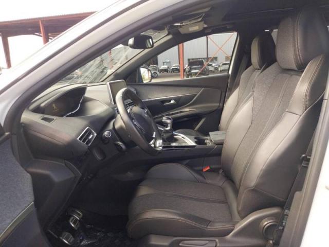 Peugeot 3008 image 3