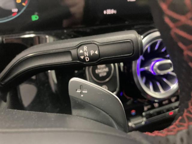 Mercedes Benz Gla image 2