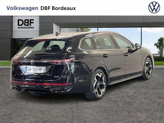 Volkswagen Passat image 9