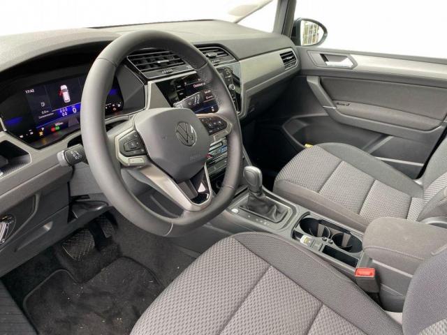 Volkswagen Touran image 9