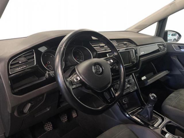 Volkswagen Touran image 1