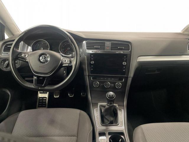 Volkswagen Golf image 9