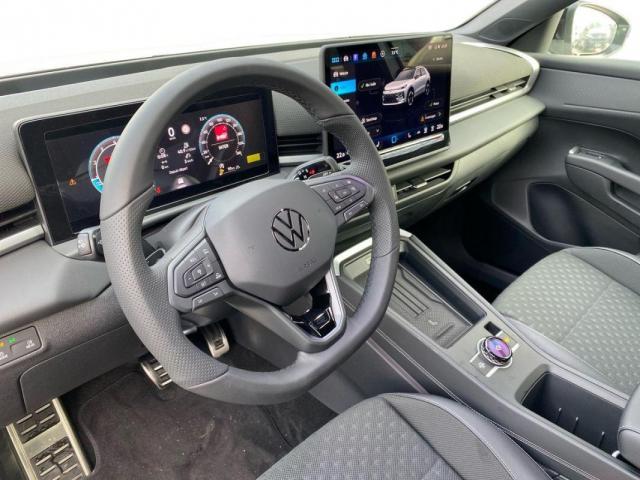 Volkswagen T-Roc image 2