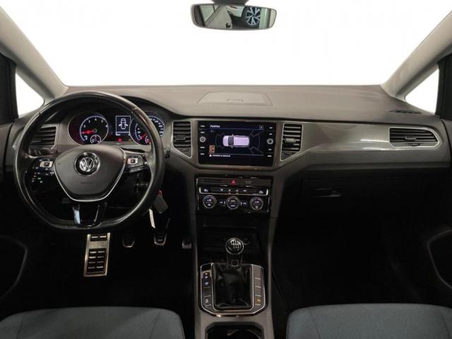 Volkswagen Golf Sportsvan image 9