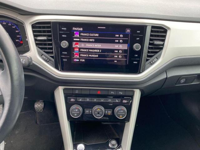 Volkswagen T-Roc image 9