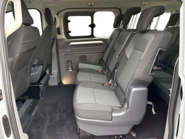 Volkswagen Caravelle image 4