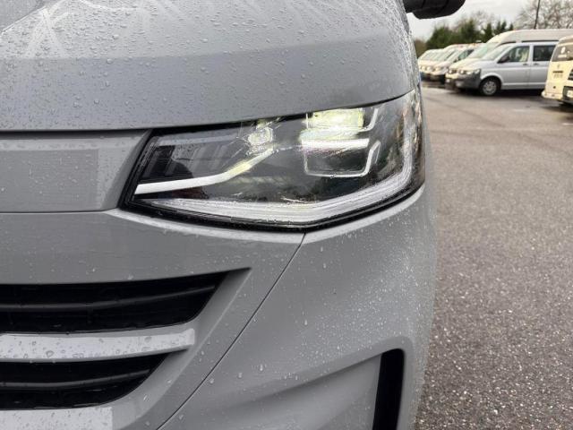 Volkswagen Caravelle image 8