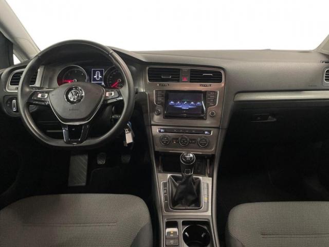 Volkswagen Golf image 8