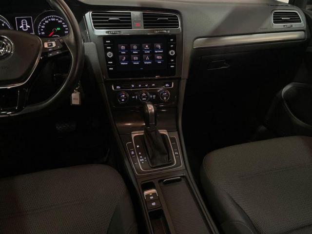Volkswagen Golf image 9