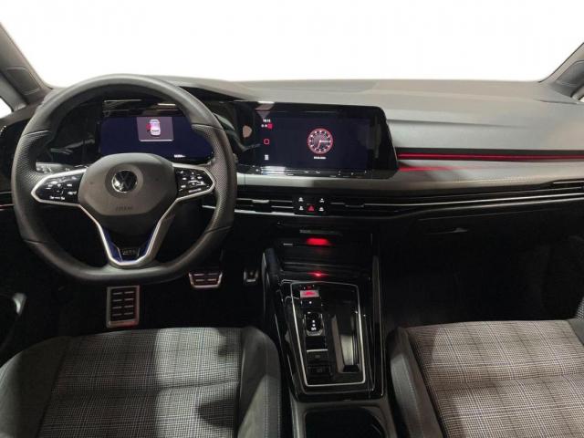 Volkswagen Golf image 9