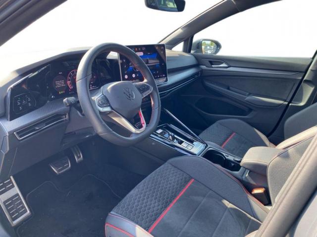 Volkswagen Golf image 9
