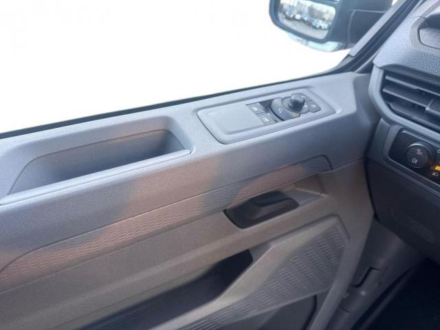 Volkswagen Transporter image 3