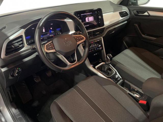 Volkswagen T-Roc image 2