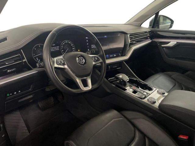 Volkswagen Touareg image 9