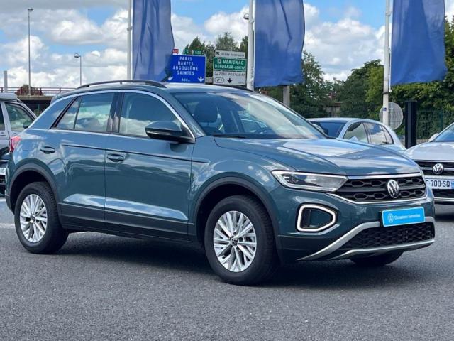 Volkswagen T-Roc image 2