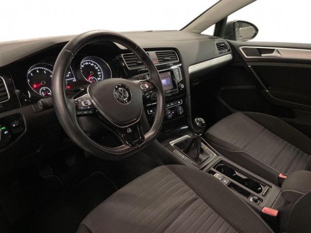 Volkswagen Golf image 9