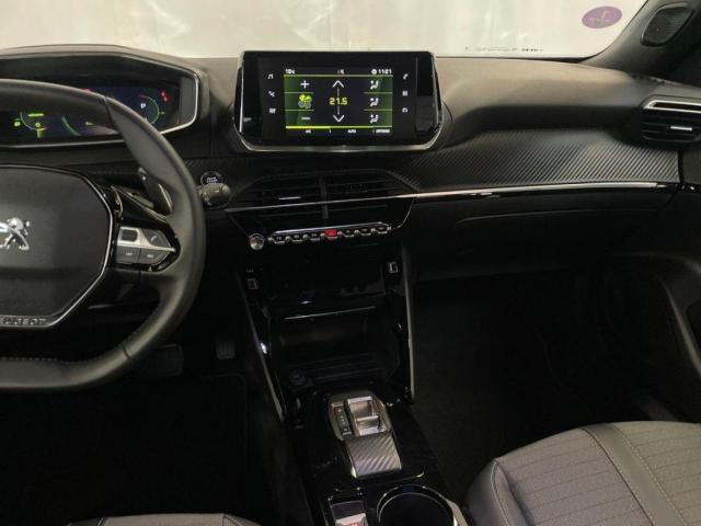 Peugeot 2008 image 2