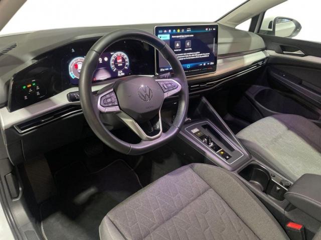 Volkswagen Golf image 9