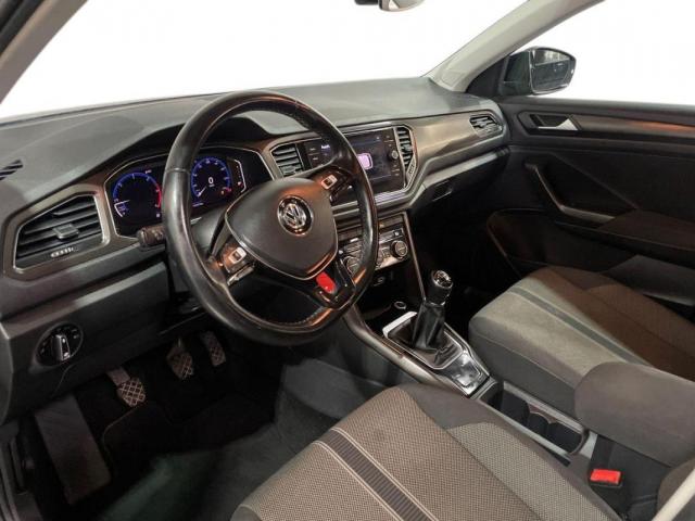 Volkswagen T-Roc image 2