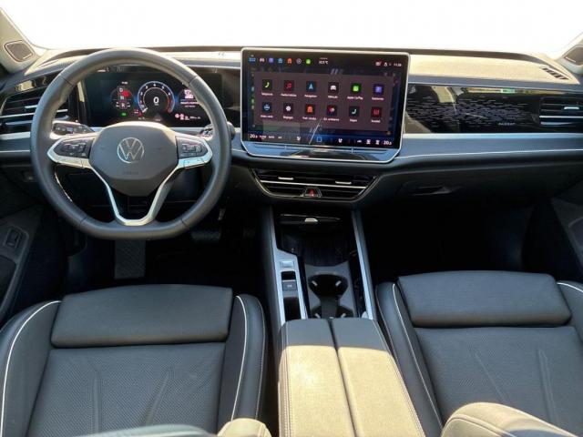 Volkswagen Passat image 1