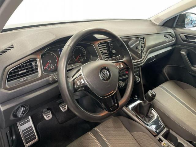Volkswagen T-Roc image 6