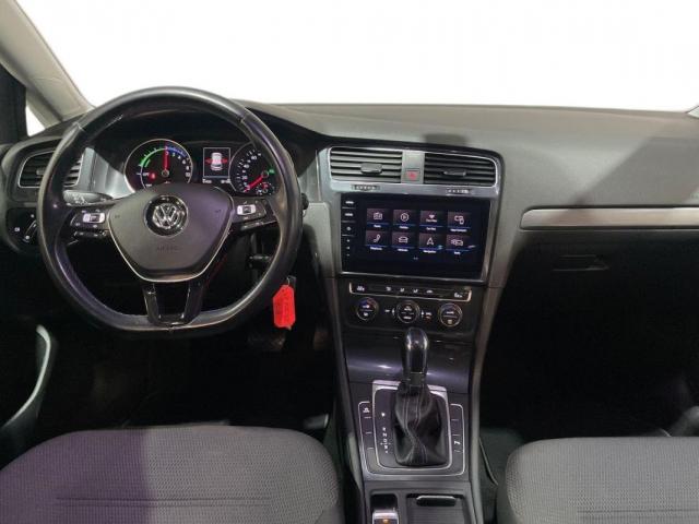 Volkswagen Golf image 6